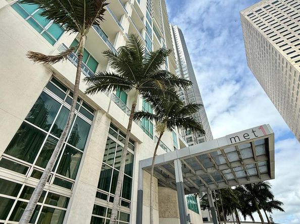 300 S Biscayne Boulevard T2209, Miami FL 33131