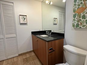 300 S Biscayne Boulevard T2209, Miami FL 33131