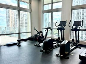 300 S Biscayne Boulevard T2209, Miami FL 33131