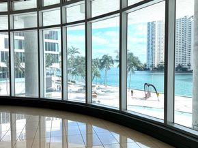 300 S Biscayne Boulevard T2209, Miami FL 33131