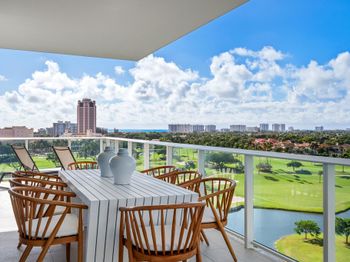 220 SE Mizner Boulevard