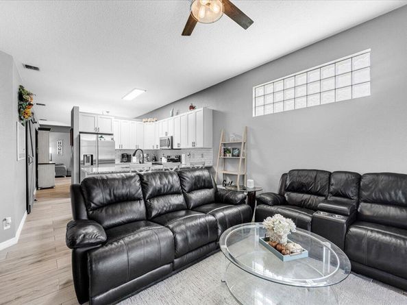 114 Prestige Drive, Royal Palm Beach FL 33411