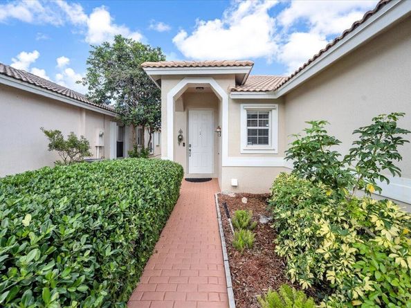 114 Prestige Drive, Royal Palm Beach FL 33411