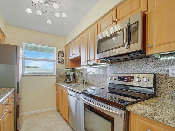 202 High Point Terrace W A, Delray Beach FL 33445
