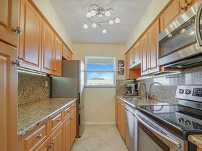 202 High Point Terrace W A, Delray Beach FL 33445