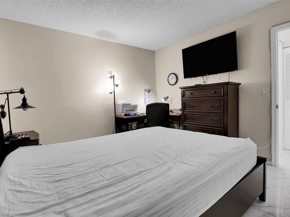 260 NW 76th Ave 207, Margate FL 33063