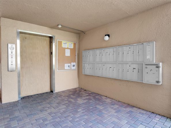 260 NW 76th Ave 207, Margate FL 33063