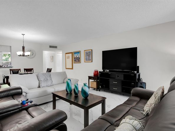 260 NW 76th Ave 207, Margate FL 33063