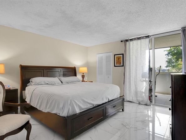 260 NW 76th Ave 207, Margate FL 33063