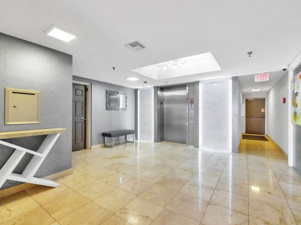 7178 Promenade Dr 202, Boca Raton FL 33433