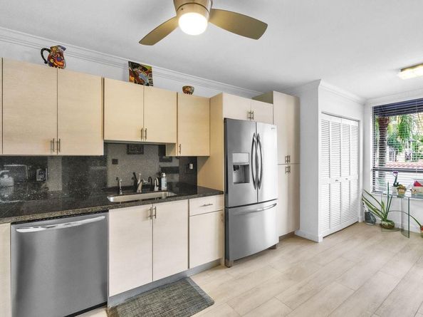 7178 Promenade Dr 202, Boca Raton FL 33433