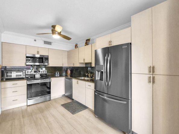 7178 Promenade Dr 202, Boca Raton FL 33433