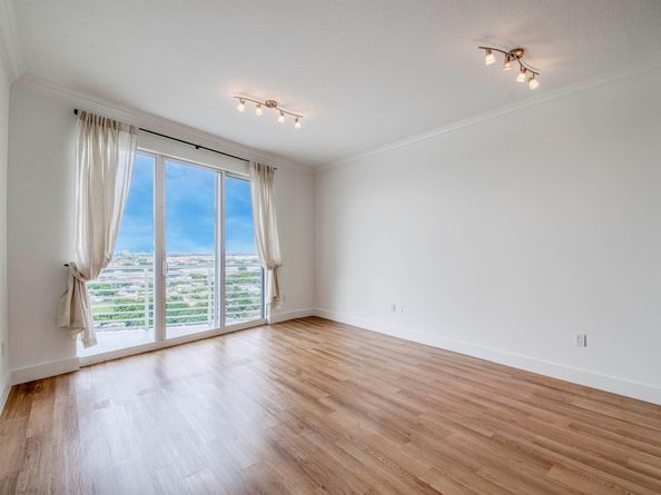 1551 N Flagler Drive Uph 8, West Palm Beach FL 33401