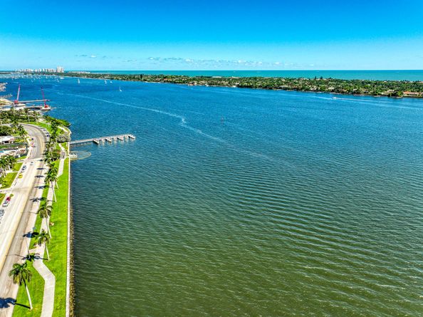 1551 N Flagler Drive Uph 8, West Palm Beach FL 33401