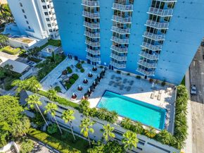 1551 N Flagler Drive Uph 8, West Palm Beach FL 33401