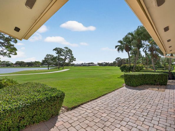 13872 Greensview Drive, Palm Beach Gardens FL 33418