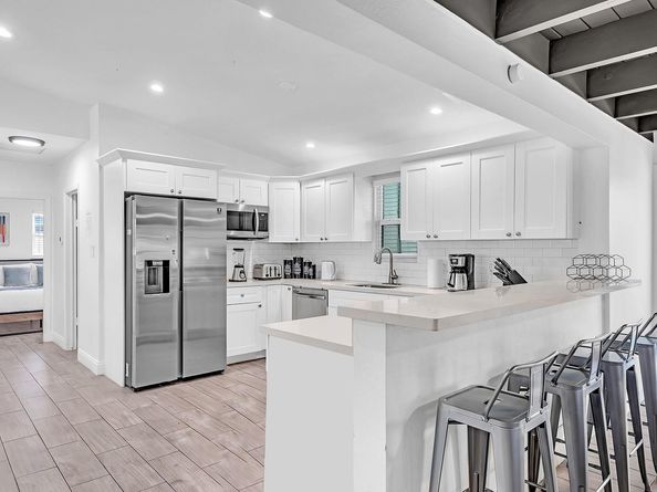 1580 NE 35th St, Oakland Park FL 33334