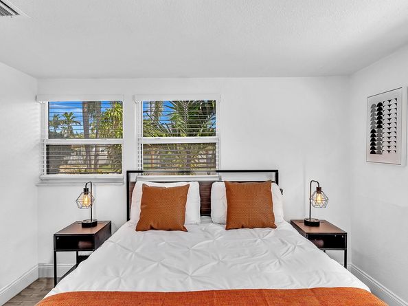 1580 NE 35th St, Oakland Park FL 33334