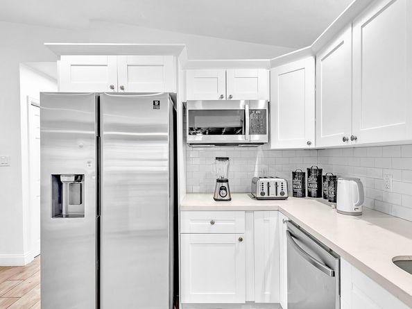 1580 NE 35th St, Oakland Park FL 33334