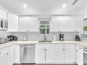 1580 NE 35th St, Oakland Park FL 33334