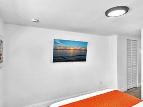 1580 NE 35th St, Oakland Park FL 33334