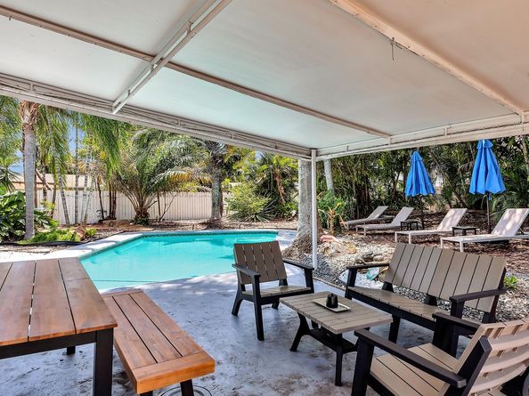 1580 NE 35th St, Oakland Park FL 33334