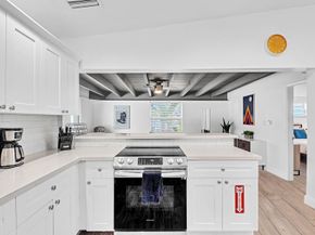 1580 NE 35th St, Oakland Park FL 33334