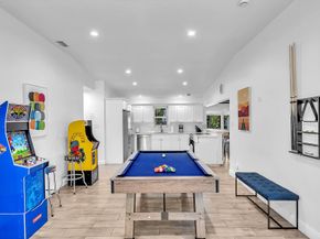 1580 NE 35th St, Oakland Park FL 33334