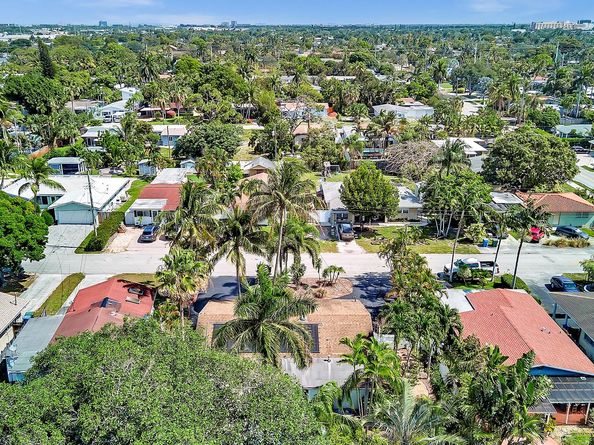 1580 NE 35th St, Oakland Park FL 33334