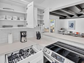 1580 NE 35th St, Oakland Park FL 33334