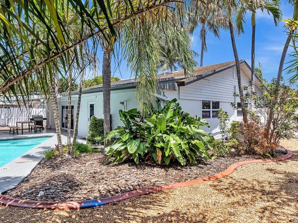 1580 NE 35th St, Oakland Park FL 33334