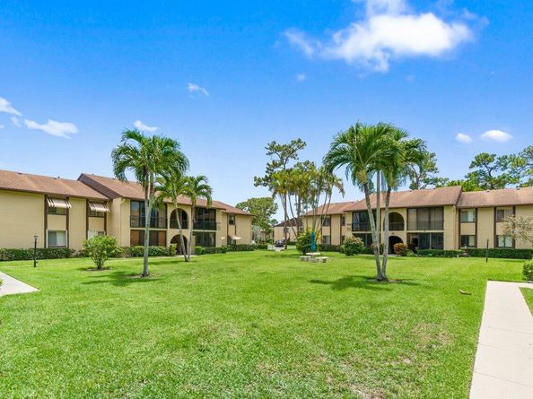 234 Pine Hov Circle B1, Greenacres FL 33463