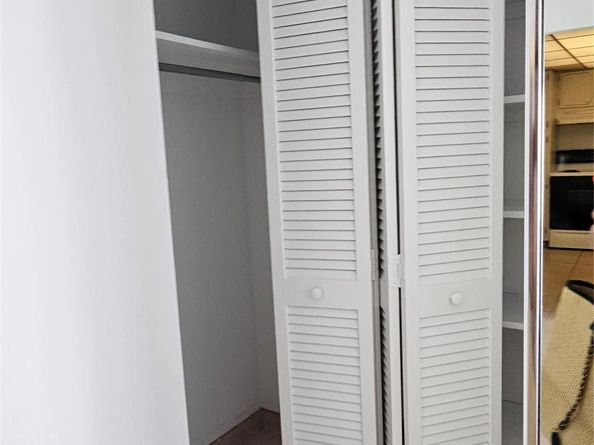 1985 S Ocean Dr 20D, Hallandale Beach FL 33009