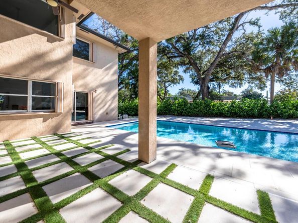 5970 SW 37th Ter, Fort Lauderdale FL 33312