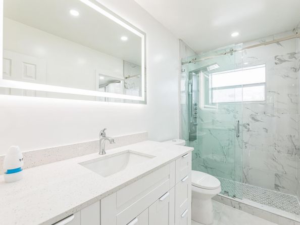 5102 NW 36th Street 408, Lauderdale Lakes FL 33319