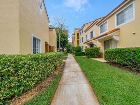 127 Yacht Club Way 111, Hypoluxo FL 33462