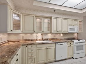 11390 Twelve Oaks Way 420, North Palm Beach FL 33408