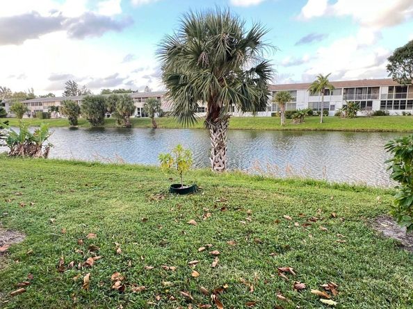 131 Camden F, West Palm Beach FL 33417