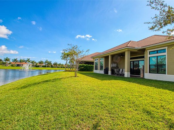 12095 Bastille Cir, Parkland FL 33076