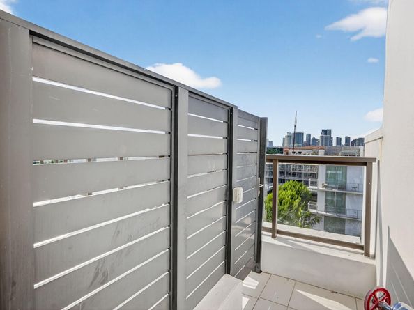 30 Isle Of Venice Dr 403, Fort Lauderdale FL 33301