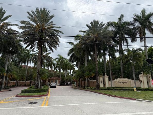 4808 N State Road 7 204, Pompano Beach FL 33073