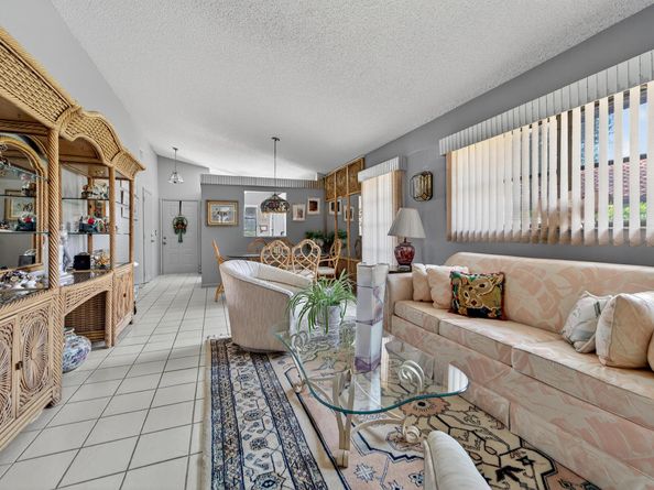 6215 Kings Gate Circle, Delray Beach FL 33484