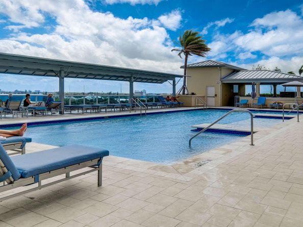 2640 Lake Shore Drive 1510, Riviera Beach FL 33404