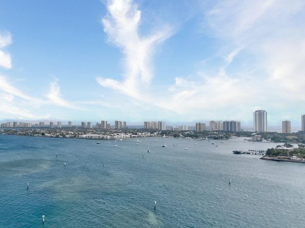 2640 Lake Shore Drive 1510, Riviera Beach FL 33404