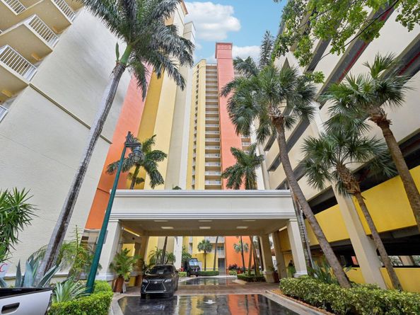 2640 Lake Shore Drive 1510, Riviera Beach FL 33404