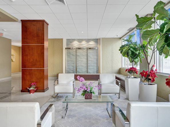 4250 Galt Ocean Dr 10C, Fort Lauderdale FL 33308