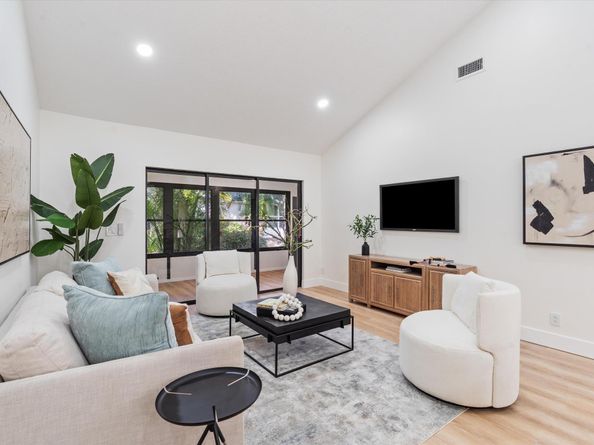 10967 Lake Front Place, Boca Raton FL 33498