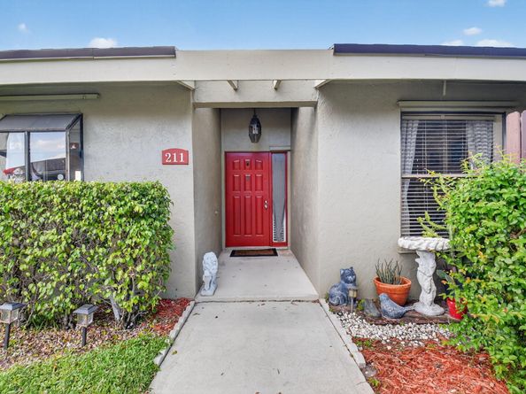 211 Meadows Drive, Boynton Beach FL 33436