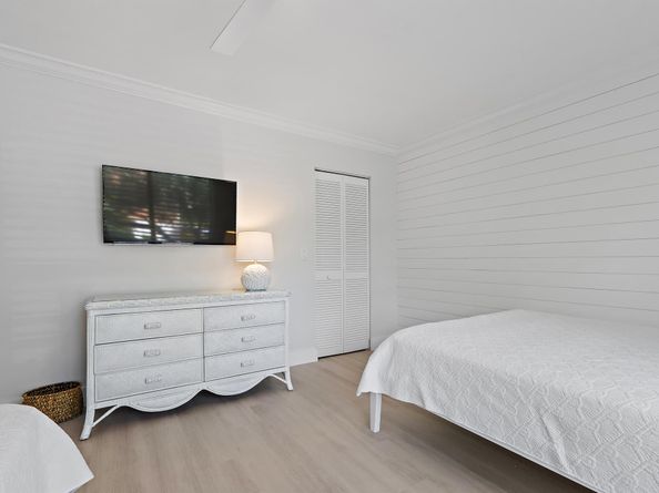 438 S Brackenwood Lane S, Palm Beach Gardens FL 33418