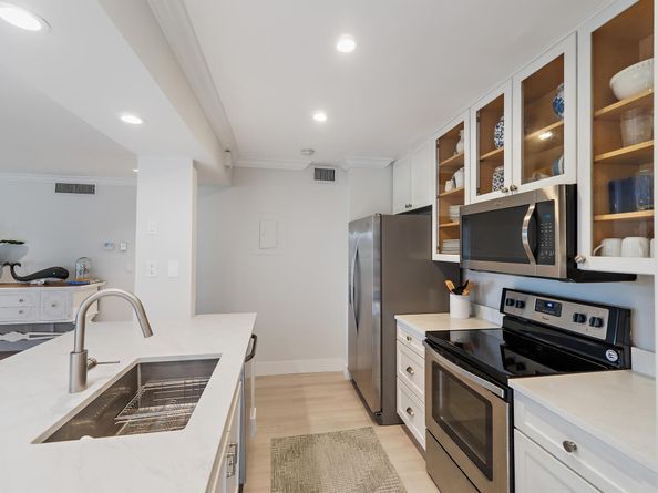 438 S Brackenwood Lane S, Palm Beach Gardens FL 33418